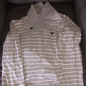 **SOLD**Grey Men’s American Eagle Sweater